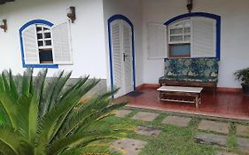 Cabo Frio, casa estilo colonial, ampla e confortável.
